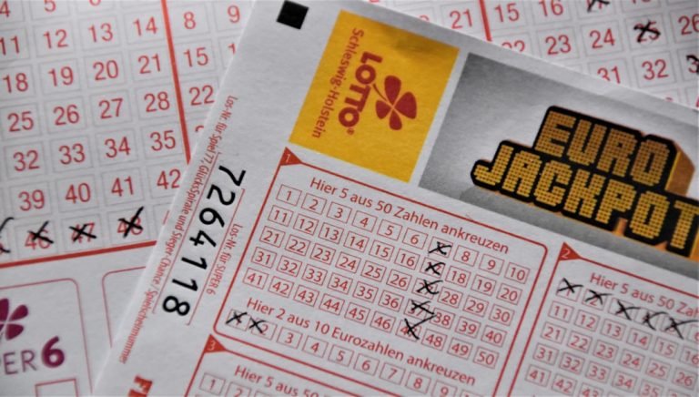 Photo Lottery machine